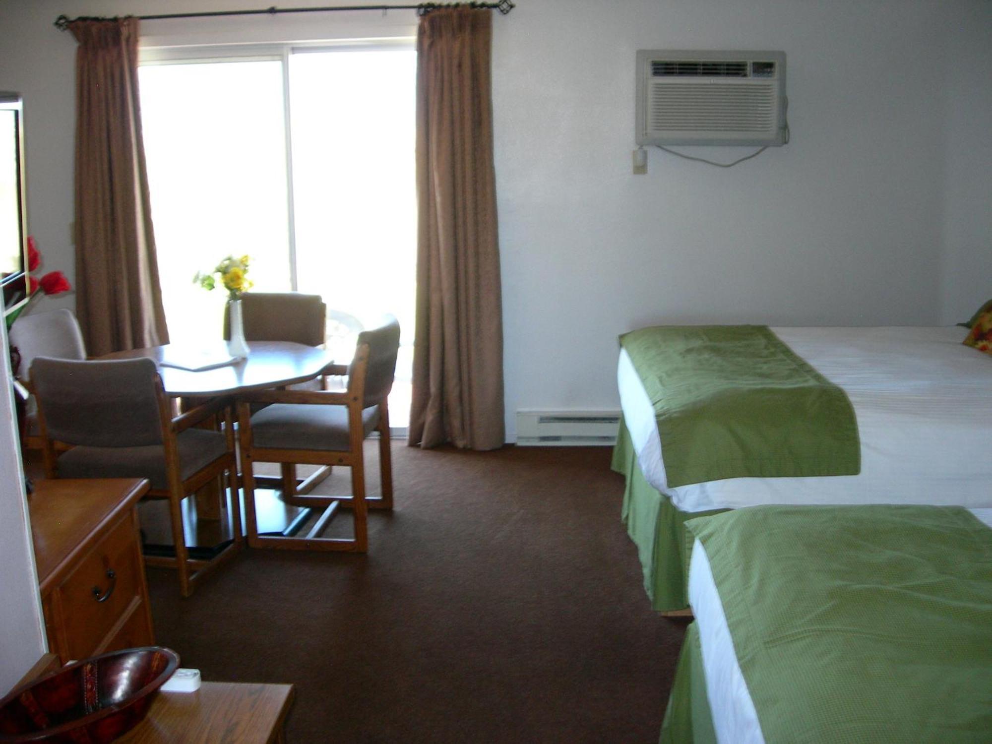 Walker River Motel 3*